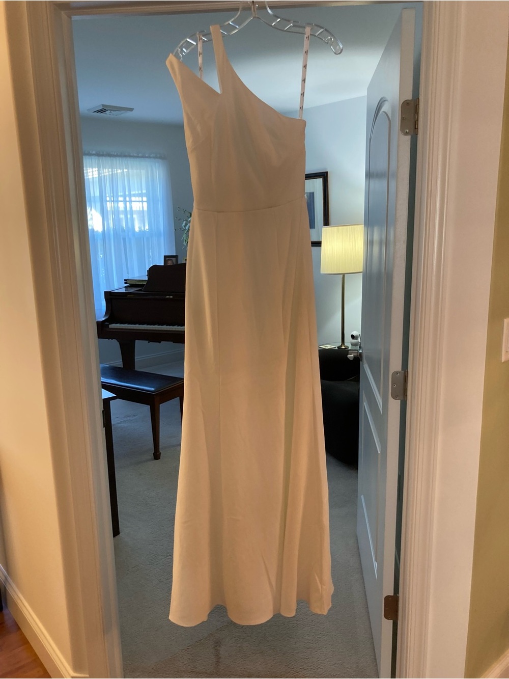 Elegant One-Shoulder Cream Evening Dress